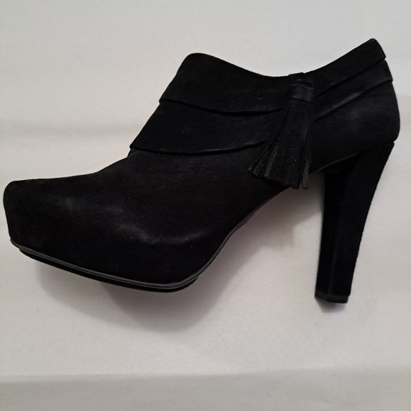 Me Too Black Suede Platform Booties Size 6.5 - Picture 2 of 11